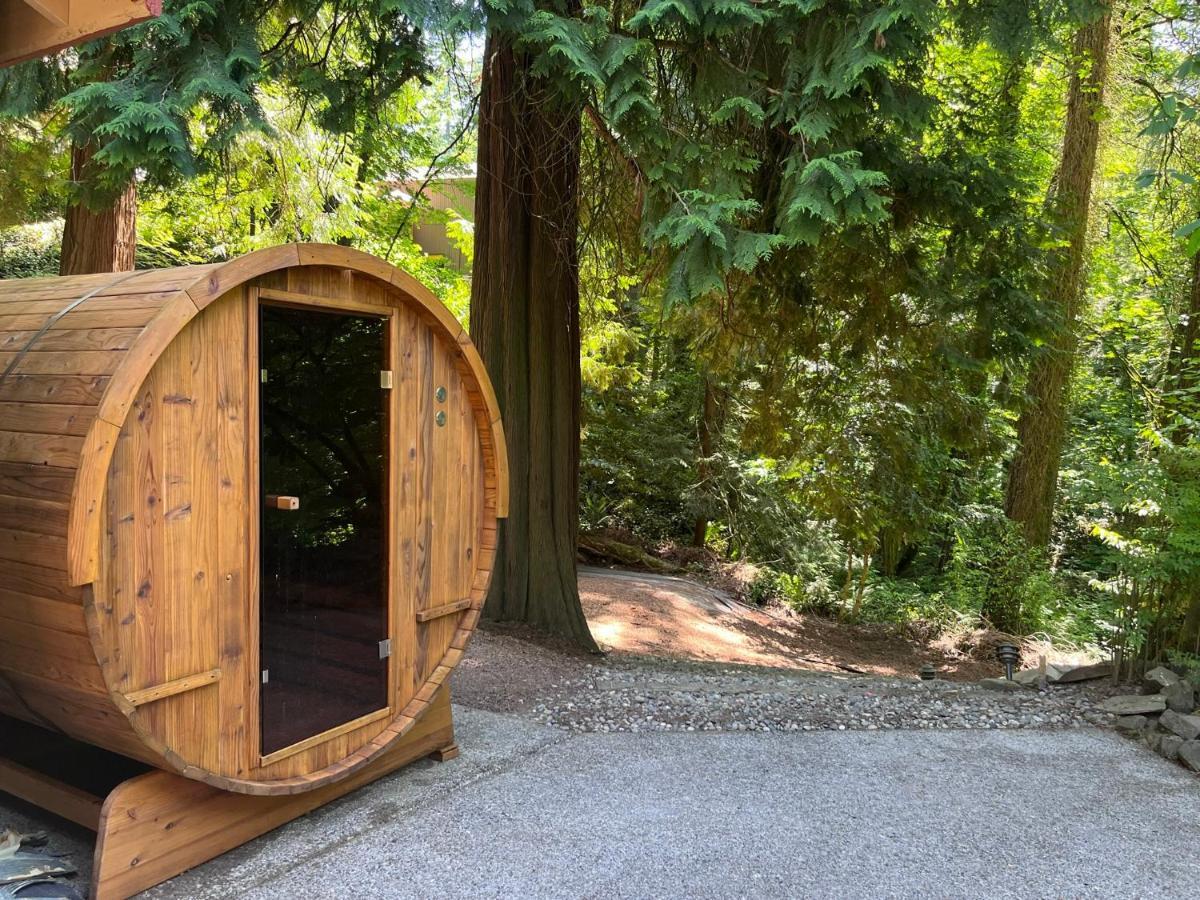 Serene Oasis Getaway With Sauna And A Swim Spa. Portland Exterior photo